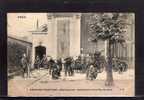 75 PARIS XX Caserne Haxo, Sapeurs Pompiers, Manoeuvres, Extinction D'un Feu De Cave, Pompes, Beau Plan, Ed CP 1, 1906 - Distretto: 20