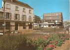 Le Vesinet ( Yvelines) Place De La République Et Le Centre Commercial - Le Vésinet