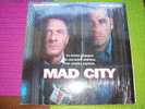 LASERDISC  CDV   °°°   MAD CITY  AVEC DUSTIN HOFFMAN ET JOHN TRAVOLTA  DE COSTA GAVRAS - Andere Formaten