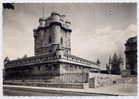 VINCENNES--datée 1964---Le Donjon Du Chateau  Et La Sainte Chapelle,cpsm Gd Format  N° I.B  3291  éd  Yvon - Vincennes