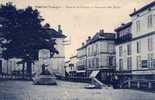 RIBERAC  : (24)Place De La Liberté Et Monument Aux Morts - Riberac