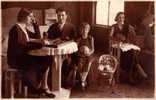 UNE PARTIE De TRIC TRAC / BACKGAMMON En FAMILLE - CARTE ´VRAIE PHOTO´ - ANNÉE: 1931 (e-378) - Other & Unclassified