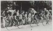 P 56 - PHOTOS - LISIEUX -CAEN -échappé à 4 Kilométres De Lisieux De 4 Coureurs  Le 7 7 1953 - - Cyclisme