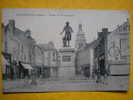 Cpa 80 MONTDIDIER        Top Commerces,Pub  Statue Parmentier - Montdidier