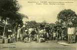 DAHOMEY . COTONOU .ACHAT D´HUILE DE PALME DANS UNE FACTORERIE (cette Carte Etait Collee Dans Un Album Voir Scan Verso) - Dahome