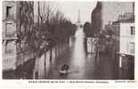 Paris Inondé (Janvier 1910) Rue Saint Charles (grenelle) Cpa Animée - Inondations