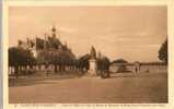 17/ SAINT JEAN D´ANGELY / PLACE DE L'HOTEL DE VILLE ET STATUE DE REGNAULT DE ST JEAN D'ANGELY - Saint-Jean-d'Angely