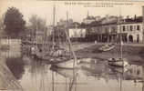 33 BLAYE   Le Chenal à Marée Basse Et Le Cours Du Port Barques - Blaye