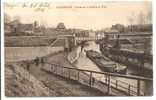 59 -  MAUBEUGE  -  Entrée De La Sambre En Ville  -  Animée  Péniche - Maubeuge