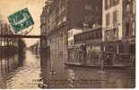 Paris La Grande Crue De La Seine (Janvier 1910) Inondation Du Quai De Passy Sous La Passerelle Du Métro - Überschwemmungen