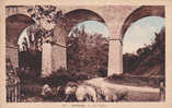 85 MONTAIGU.LE VIADUC AVEC MOUTONS   Editeur Nozais - Montaigu