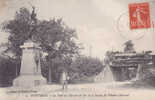 85 MONTAIGU.LE PONT DU CHEMIN DE FER ET LA STATUE VILLEBOIS MAREUIL ET PASSAGE DE TRAIN SUR    Editeur Artaud Et Nozais - Montaigu