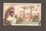 Madagascar Poste Aérienne N°73 Oblitéré Femme Merina Et Route De Morondava - Airmail