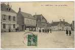 Carte Postale Ancienne Léré - Un Coin De La Place - Boulangerie - Lere