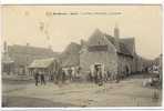 Carte Postale Ancienne Léré - La Place, Côté Ouest. Le Lavoir - Lere