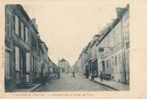 CPA ( 89 )  LIGNY LE CHATEL  Grande Rue Et Hôtel De Ville     Tirage 1900 - Ligny Le Chatel