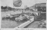 PARIS Les Bords De La Seine En 1905 Rare Péniches Métiers Dockers Chargement De Sacs Et Tonneaux - La Seine Et Ses Bords