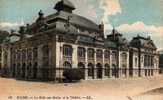 BOURG  LA HALLE AUX GRAIN ET LE THEATRE - Brou - Kerk