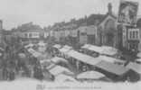 COURTENAY,Loiret,la Place Le Jour Du Marché - - Courtenay