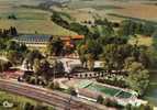 MONTDIDIER  -  Vue Aérienne  -  Auberge De Jeunesse -  ( Vue Sur La Piscine Et Voies Ferrées) - Montdidier