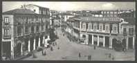 CROTONE  ANNI 50 CARTOLINA LUNGA(cm20 X 8,5) PIAZZA PITAGORA. ANIMATISSIMA!!!!! - Crotone