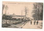 Brie-Comte-Ronert (77) : Entrée Du Pays Et Rue De La Gare Environ 1910 (animée). - Brie Comte Robert