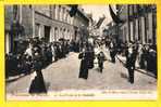 * Veurne - Furnes * (Edit. H. Morez-Decroo, Nr 2) Procession De Furnes, Stoet, Cortège, La Croix De La Soladité, Café - Veurne