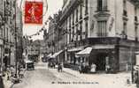 D92 - NANTERRE - VUE ANIMEE DE LA RUE DU CHEMIN DE FER + CAFE DE LA GARE - Nanterre