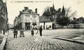 CPA De La GUERCHE-de-BRETAGNE Rue Et Place Du Guesclin - La Guerche-de-Bretagne