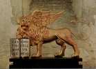 (17) Lion Gold Statue - Statue En Or De Lion - Leeuwen