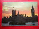 CPSM -ANGLETERRE- LONDON,EVENING AT WESTMINSTER-NON VOYAGEE- CARTE EN BON ETAT . - Houses Of Parliament