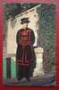 AL 16 - A BEEFEATER YEOMAN WARDER IN THE TOWER OF LONDON - Tower Of London