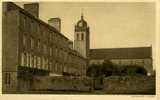 50  - BRICQUEBEC -  Abbaye Notre-Dame De Grace- Trappe  De Bricquecbec- L´Eglise Vue De La Cour D´honneur -- - Bricquebec