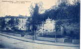 CASTELNAUDARY - Place Général Laperrine. Le Monument Aux Morts - - Castelnaudary