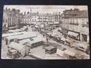 GOURNAY-en-BRAY - La Place Nationale Un Jour De Marché - Commerces - Grande Animation - Gournay-en-Bray