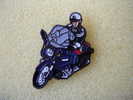 Pin's   MOTARD - Polizia