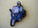 Pin's   MOTARD - Policia