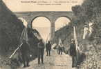 CPA  (76)  BERNEVAL-PLAGE    Pont Réunissant Les 2 Falaises /  Pêcheurs Rentrant De La Pêche - Berneval