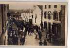 CARTE-PHOTO - Bessines Sur Gartempe - Une Rue Un Jour De Fête - Bessines Sur Gartempe