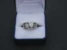 Ring Wit Goud 18 Kt. Met 1 Briljant En 30 Diamanten / Bague Or Blanc 18 Ct. - Rings