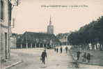 FERE EN TARDENOIS - La Halle Et La Place - Fere En Tardenois