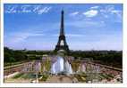 La Tour Eiffel Et Les Fontaines Du Trocadéro - Panthéon