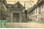 Crépy En Valois - Maison De "Saint Joseph" Rue Saint Denis Construite En 1650 - Crepy En Valois