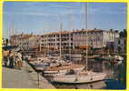 SAINT MARTIN     ILE DE RE    (Char. Maritime. (17) Le Port Et Le Bassin Des Yachts - Saint-Martin-de-Ré