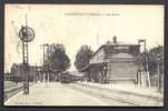 CPA  ANCIENNE- FRANCE- L'ARBRESLE (69)- LA GARE COTÉ INTERIEUR-  ARRIVÉE DU TRAIN- BELLE ANIMATION - L'Abresle