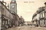 Cpa De Doullens, Rue Du Bourg, Animée, Commerces - Doullens