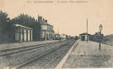 U 352 / CPA    LE NEUBOURG      (27)    LA   GARE VUE INTERIEURE - Le Neubourg