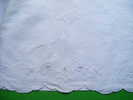 Piece De Tissu Blanc  Monogramme M Avec De Tres Belles Broderies 135x 88cm - Other & Unclassified