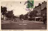 Montbrison  1948   LOIRE   Carrefour De La Caserne   Cpa : Sépia - 1 Pli - 2 Taches Au Verso - - Montbrison