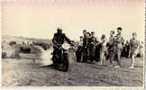 COURSE MOTO En TERRAIN VARIÉ : ENDURO - VRAIE PHOTO [ 8 X 13 CM ] NON LOCALISÉE - ANNÉE: ENV. 1950 - 1955 (f-264) - Motorcycle Sport